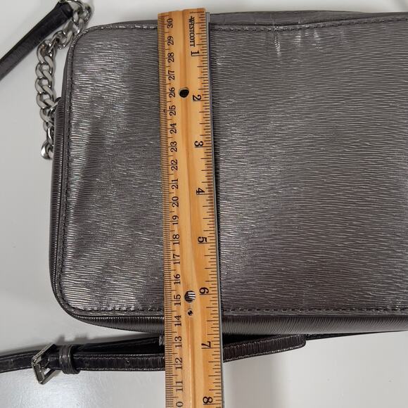 Michael Kors Zip Around Silver Metallic Textured Crossbody Bag Adj Strap - Picture 10 of 16